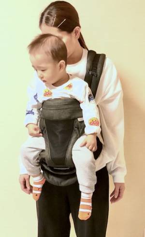 抱っこで腱鞘炎になった私を救ってくれた○○型の抱っこひもがスゴイ！