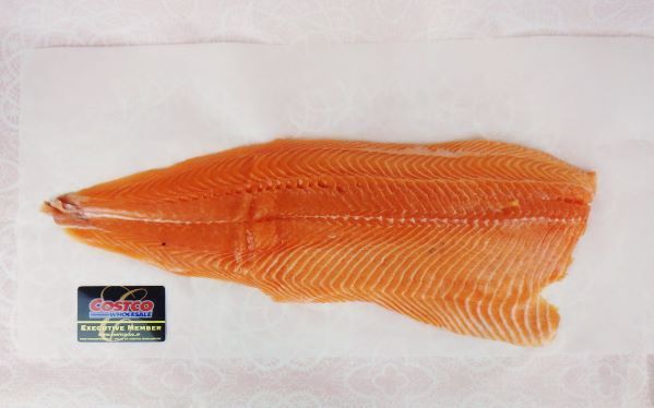 コストコでまず買うべき！とろ旨「刺身用サーモン」がおいしすぎる！