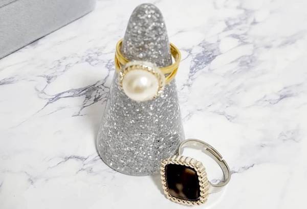 【ダイソー】ウソでしょ、4個で100円なんて！超絶かわいい神ピアス♡