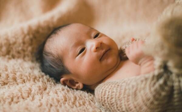 2月生まれの男の子赤ちゃんのイメージ