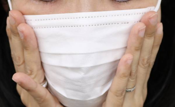 【コロナウイルス対策】ほとんどが間違っている？！正しいマスクのつけ方