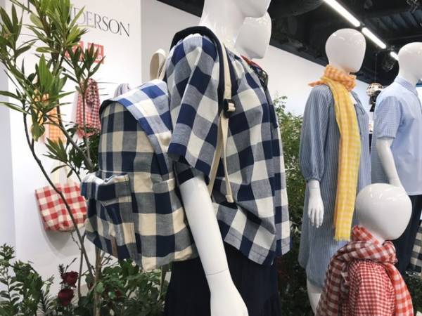 【ユニクロ】大注目JW ANDERSONコラボはギンガムを狙うべし！