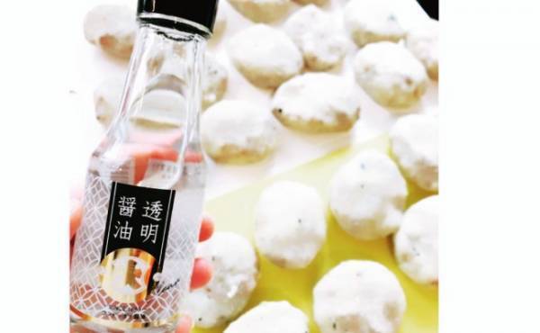 こぼしてもシミにならない！ママの間で「醤油といえば透明」が合言葉に！