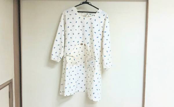 汚れも怖くない！袖元までガードできる割烹着が赤ちゃんのお世話に大活躍