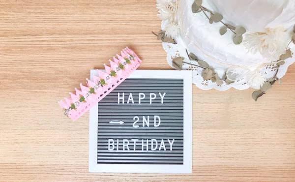 【100均】SNSで大人気！子どもの記念撮影に大活躍だったのはコレ♪