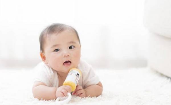 生後5カ月の子に合った遊びは？ 助産師が教えます！