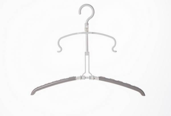 フード乾かない問題に終止符！カインズのハンガーが最高で梅雨も怖くない