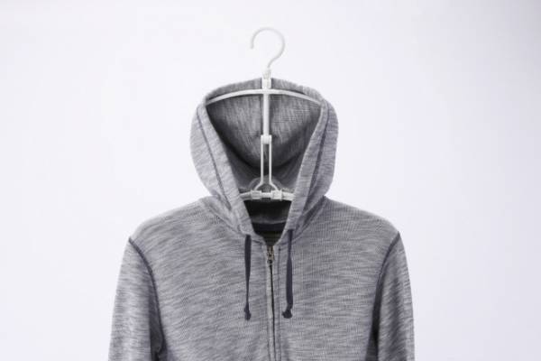 フード乾かない問題に終止符！カインズのハンガーが最高で梅雨も怖くない