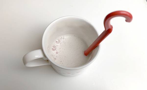 【100均】話題のドリンクも2分！？メレンゲ用泡立て器が天才すぎた