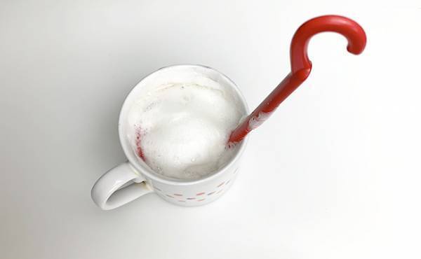 【100均】話題のドリンクも2分！？メレンゲ用泡立て器が天才すぎた