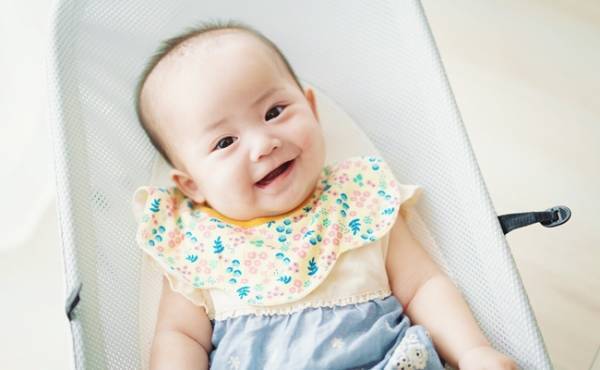 人気は「レトロネーム」！2位「紬」、1位は？7月生まれ女の子の名前TOP10