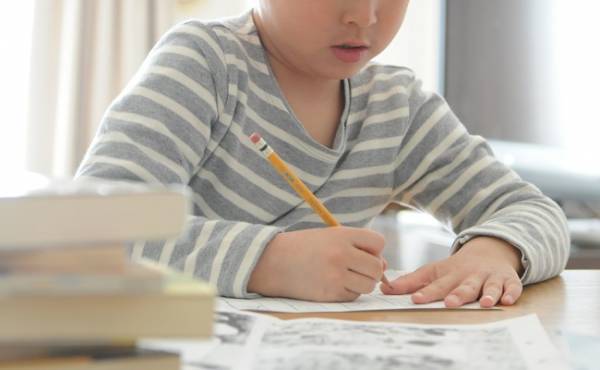 「勉強しなさい！」休校中、子どもたちの家庭学習に大苦戦した結果…！