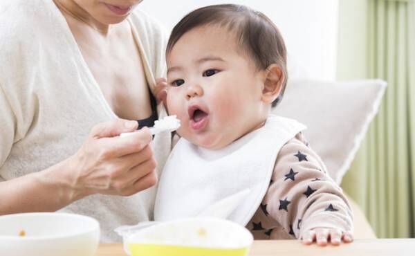 喉につまりそう 赤ちゃんが食べ物を丸のみしているときに見直すこと 年5月31日 ウーマンエキサイト 1 2