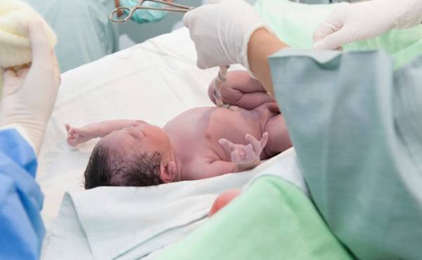 これって大丈夫！？ おなかの中の赤ちゃんにへその緒が巻きついている！