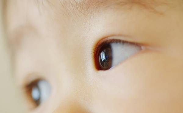 子どもの「チック」育て方は関係するの！？ 原因は？ 治療方法はある？