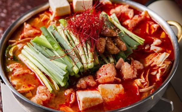 妊娠中は辛いものを食べちゃダメ？ おなかの赤ちゃんに影響はあるの！？