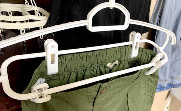 【100均】乾くの早過ぎ！梅雨の部屋干しに超使える便利グッズ4選