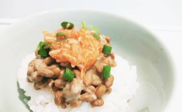 【カルディ】簡単のせるだけで禁断の旨さ！ピリ辛「チョイのせ」がスゴイ