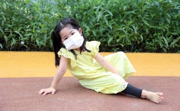 屋内屋外関係なし！夏に起こしやすい子どもの熱中症の予防策と対策！