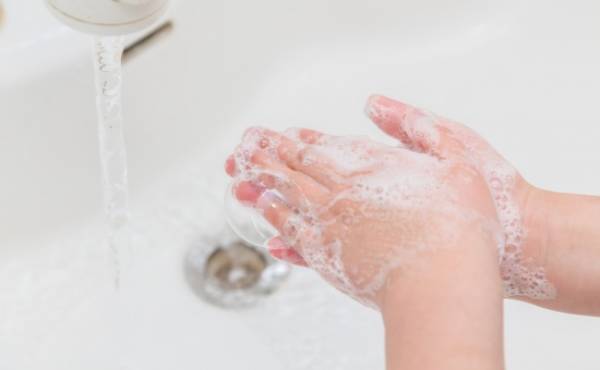 子どもは重症化しやすいので要注意！食中毒にかからない予防法とは？