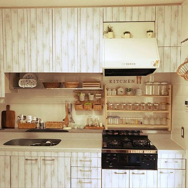 低コストでリノベ並みの変化！ダイソーのリメイクシートで理想の部屋に♡