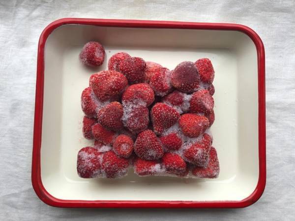 【業務スーパー】500gで198円は絶対買い！奇跡の安さの冷凍いちご