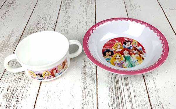 【ダイソー】シリーズ買い急増！ディズニー激かわ食器がコスパ良すぎて神