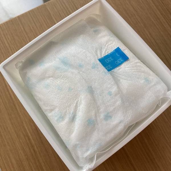 【100均収納】セリアのキッチンストッカーで生理用品をサッと取り出し