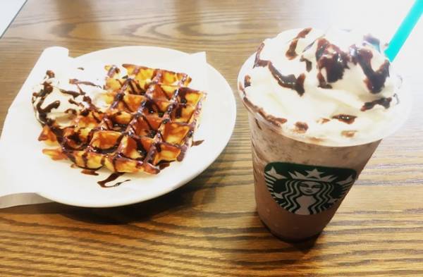 【スタバ】コディバのあの味に！？濃厚でおいしくなる裏カスタマイズが話題