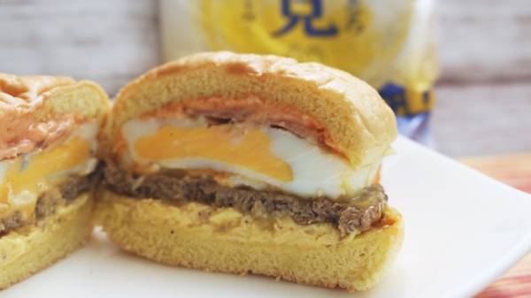 【マクドナルド】期間限定の月見シリーズが爆ウマ！話題の3つを実食レポ