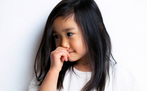 お友達に「嫌！」と言えないわが子！自己表現が苦手な子どもへの対応とは