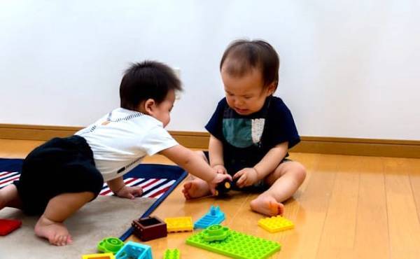 止める？見守る？子どものおもちゃ貸し借り問題　どう対応したらいい？