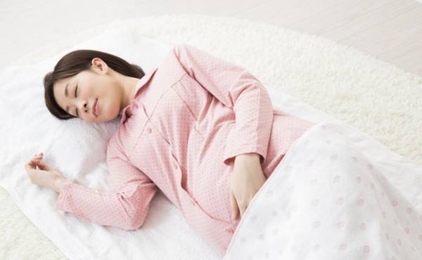妊婦はあお向けに寝ないほうがいい！？ 注意すべき「仰臥位低血圧症候群」とは