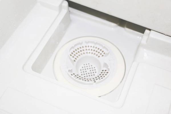 【ニトリ】排水口の髪の毛、簡単にポイ！ストレスが激減する神アイテム♪