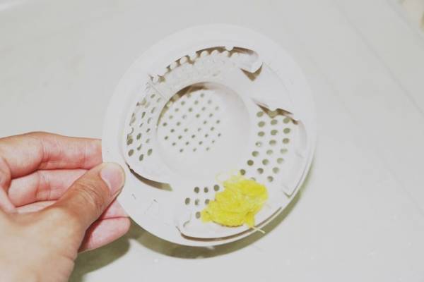 【ニトリ】排水口の髪の毛、簡単にポイ！ストレスが激減する神アイテム♪