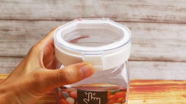 【ニトリ】徹底比較！大人気の2大キャニスター、どっちが便利！？