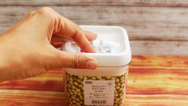 【ニトリ】徹底比較！大人気の2大キャニスター、どっちが便利！？