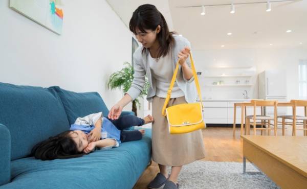 「保育園に行きたくない！」泣いて拒むわが子へできる親のサポートとは