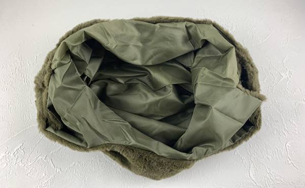 【ダイソー】品切れ注意！リアルファー顔負けの新作ミニトートが売れまくってる件