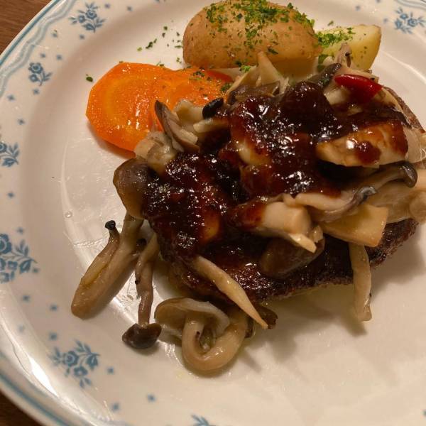 パスタもサラダも瞬時にデリ風。旬の「きのこソテー」が万能すぎる！！