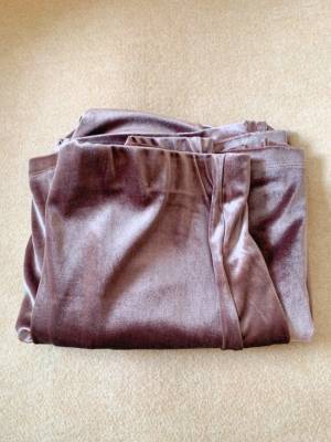 【しまむら】990円って嘘でしょ！？流行中のベロアスカートが安すぎ♡