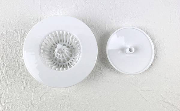 【100均】人気すぎて再販も！水まわり掃除が超ラクになる便利グッズ３選