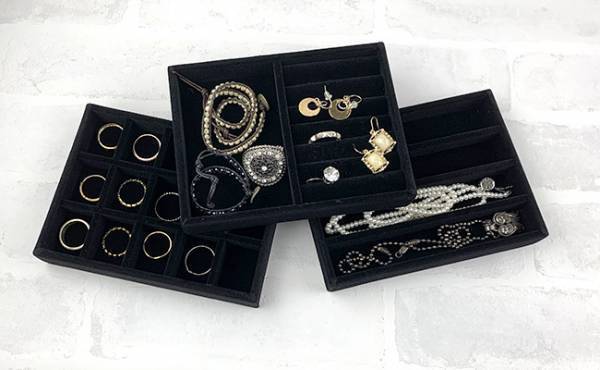 【ダイソー】爆売れアイテムの新作が話題！売り切れ注意！アクセサリー収納トレイ