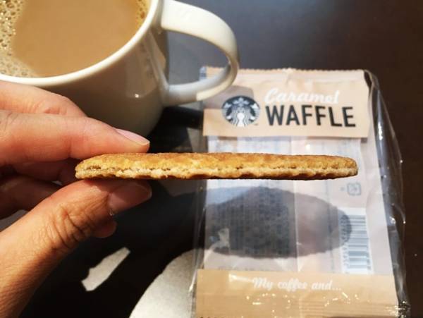 【スタバ裏技】170円で感動のおいしさ！ ドリンクにのせるだけで♡