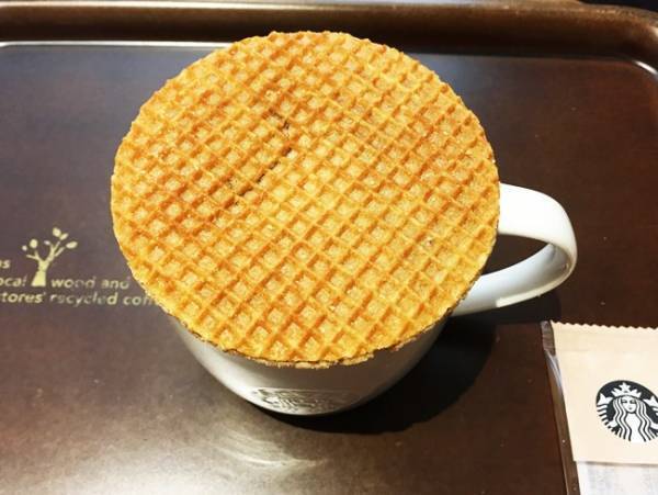 【スタバ裏技】170円で感動のおいしさ！ ドリンクにのせるだけで♡