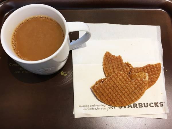 【スタバ裏技】170円で感動のおいしさ！ ドリンクにのせるだけで♡