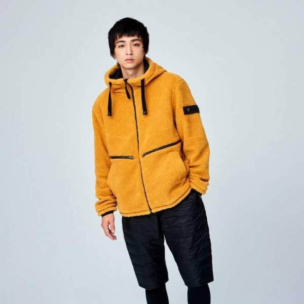 【ワークマン】安いのに防寒もおしゃれも叶う！「ボアフーディ」が大正解