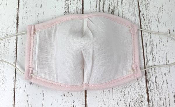 【100均】早くも爆売れ！新しい機能がついた冬仕様のマスクがぞくぞく登場してる件