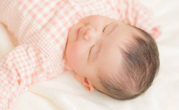 気付かなくてごめんね… 生後3カ月、頭の形が絶壁状態になった理由