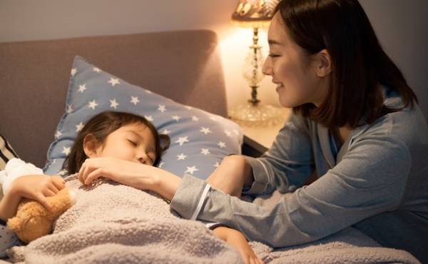 子どもの睡眠時間、どのくらいがいいの？私が実践する早寝テク【3児ママ小児科医のラクになる育児】